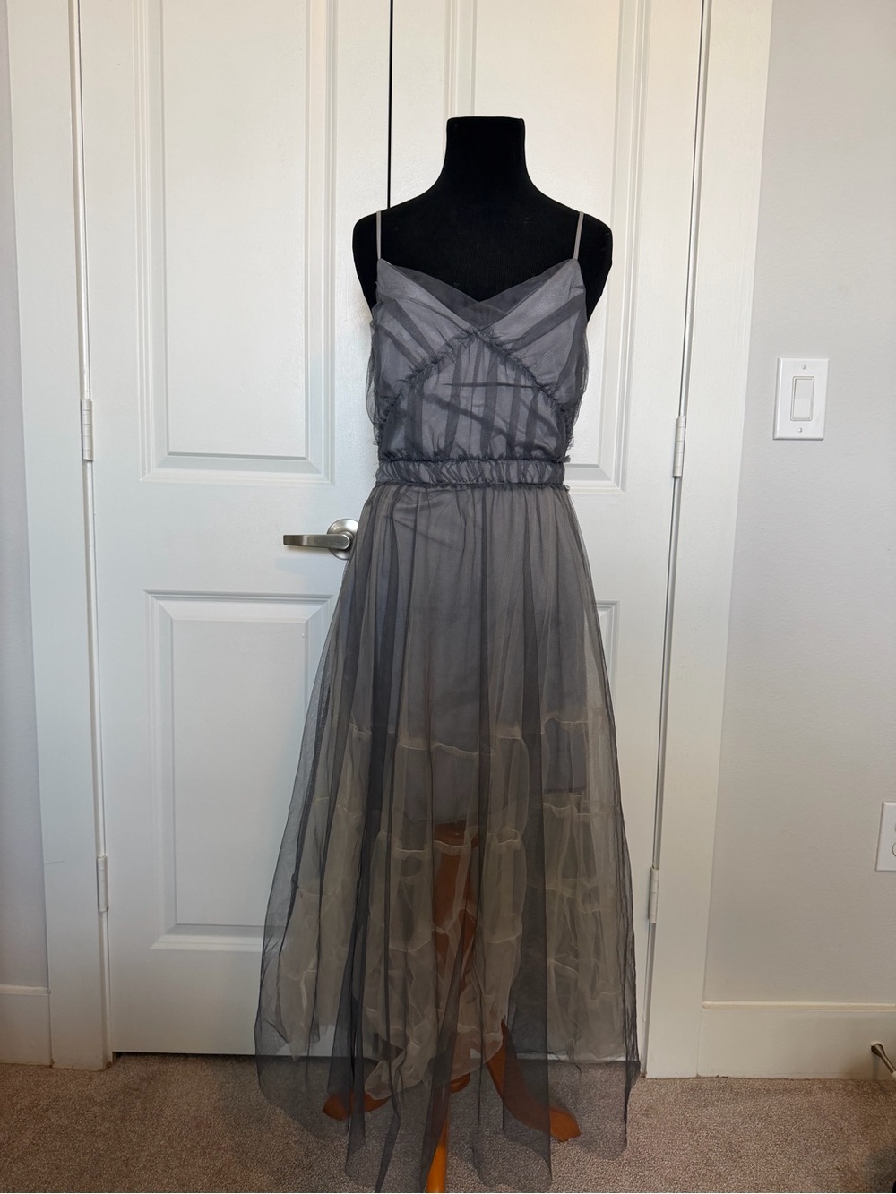 Elegant Gray Tulle Midi Dress with Spaghetti Straps